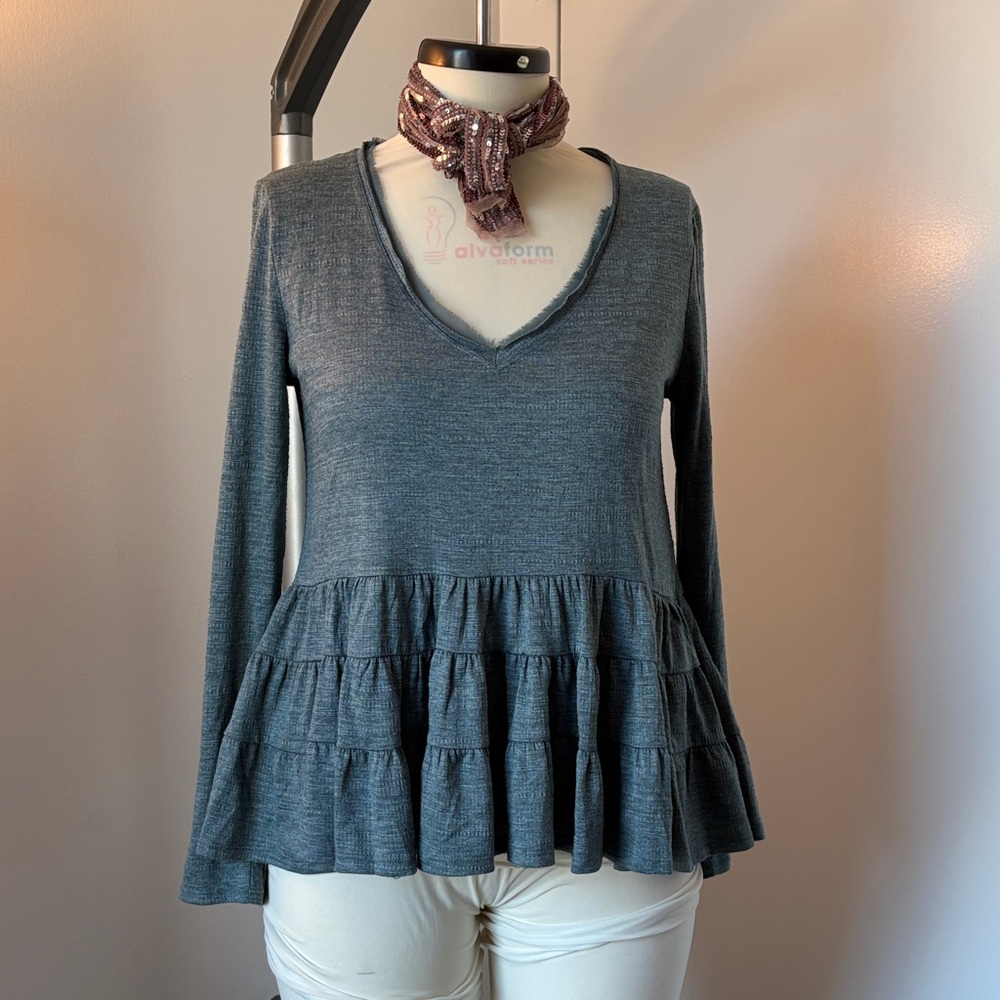Elegant Gray V-Neck Ruffle Top